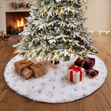 Luxurious Plush Christmas Tree Skirt – view 2