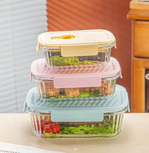 3pcs Borosilicate Glass ribbed Food Storage Containers with Lids shown from another angle (Borosilicate, Glass)