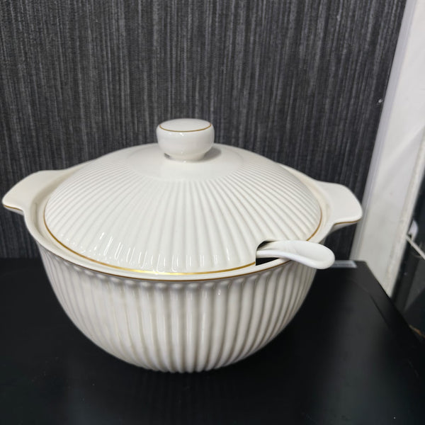 4 Litre Ceramic Serving Dish — Ceramic, Arvani Home Essentials