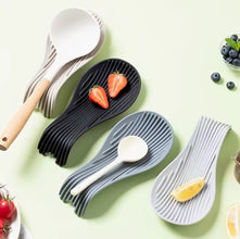 Silicone Spoon Rest shown from another angle (Silicone)