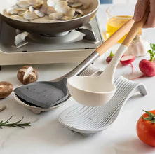 Silicone Spoon Rest shown from another angle (Silicone)
