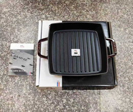 STAUB SQUARE GRILL PAN shown from another angle (Cookware)