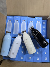 SMEG Insulated Bottle shown from another angle (Food Storage Containers)