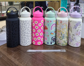 Premium Quality Metallic Vacuum Bottle shown from another angle (Food Storage Containers)