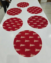 6-Piece White Christmas Tree Round Placemats – view 5